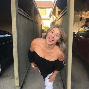 Meet your Posher, Vanessa